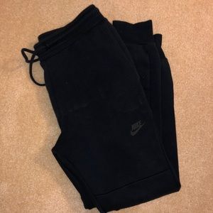 Black Nike tech fleece jogger small men’s